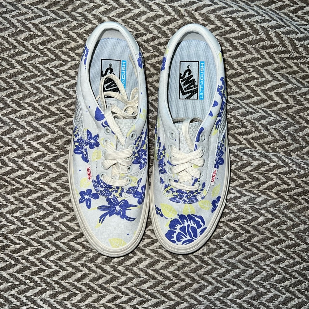 NIB Vans Acer Mesh Barely Blue/Aloha - Mens size 8/Womens size 9.5